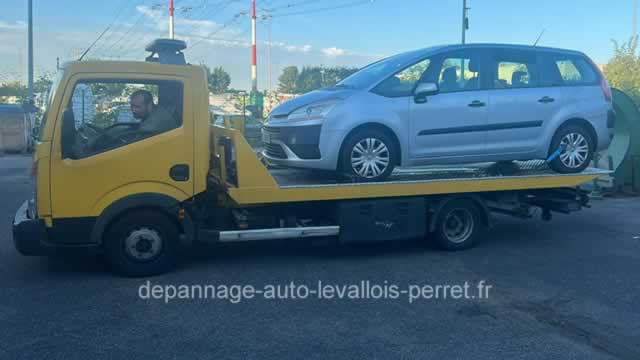 Remorquage tous véhicules à Levallois-Perret voiture, moto, camion, bus
